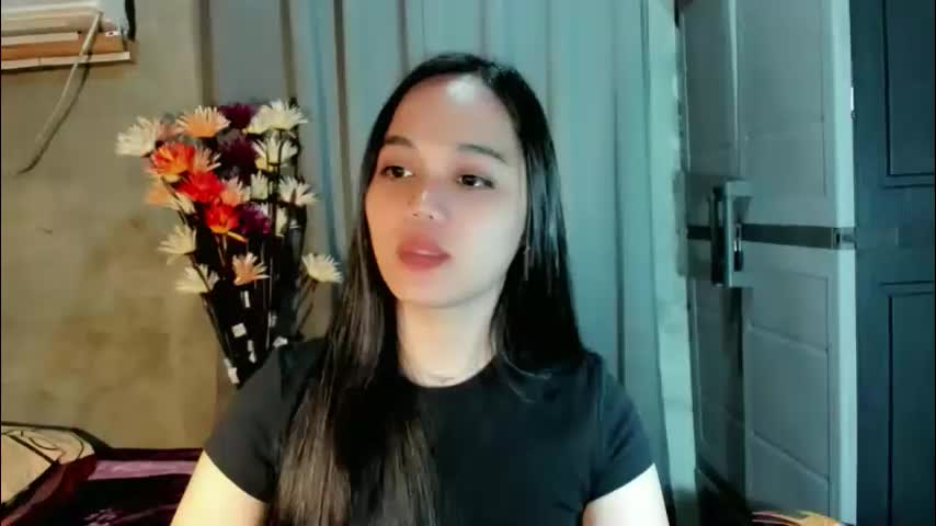 hilarymolly Adult Chat April 7, 2026