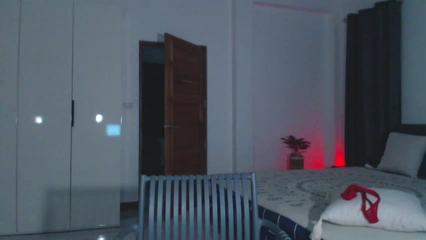 lolaaelita Adult Chat April 8, 2026