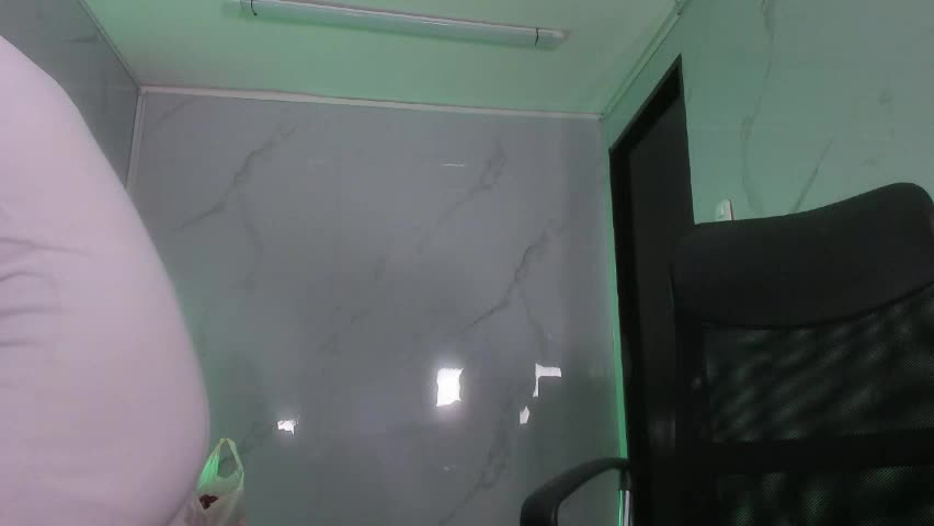 miafox_03 Adult Chat April 7, 2026