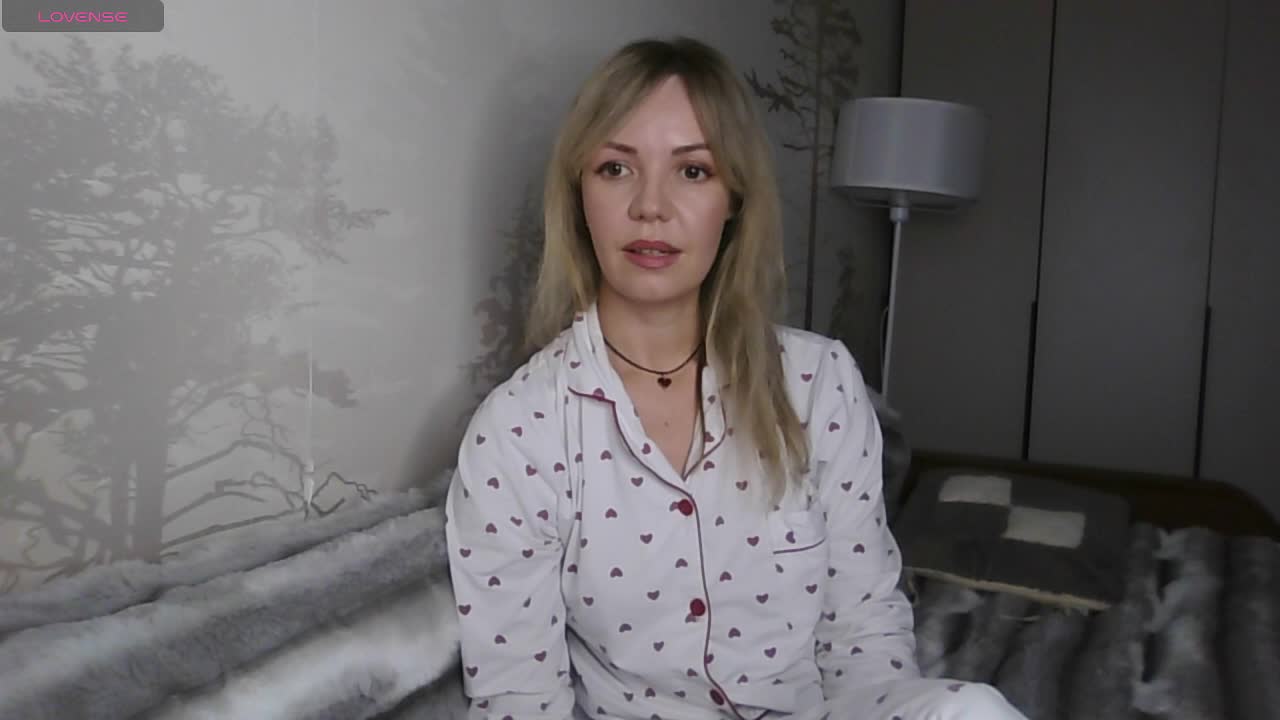 Red_Rose_98 Adult Chat April 7, 2026