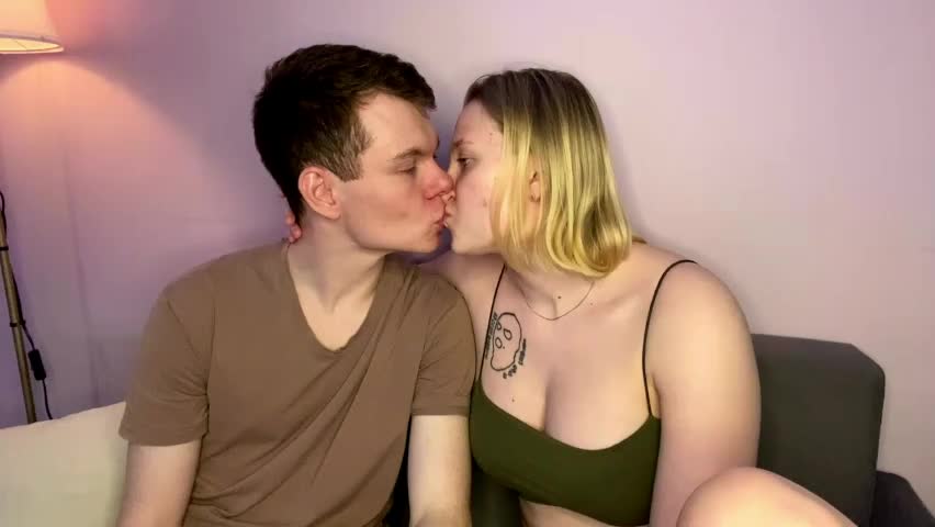 julielourens Adult Chat April 7, 2026