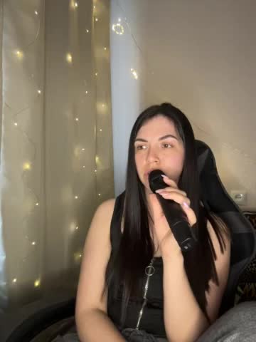 Vika19981 Adult Chat April 7, 2026