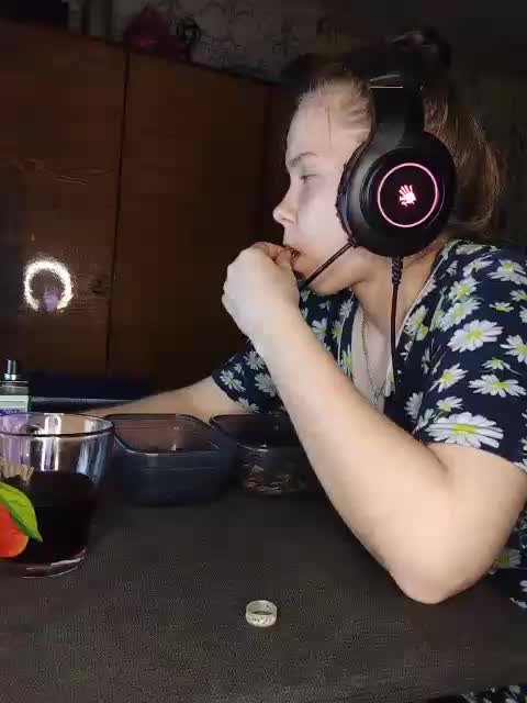 Kisa-malaya Adult Chat April 8, 2026