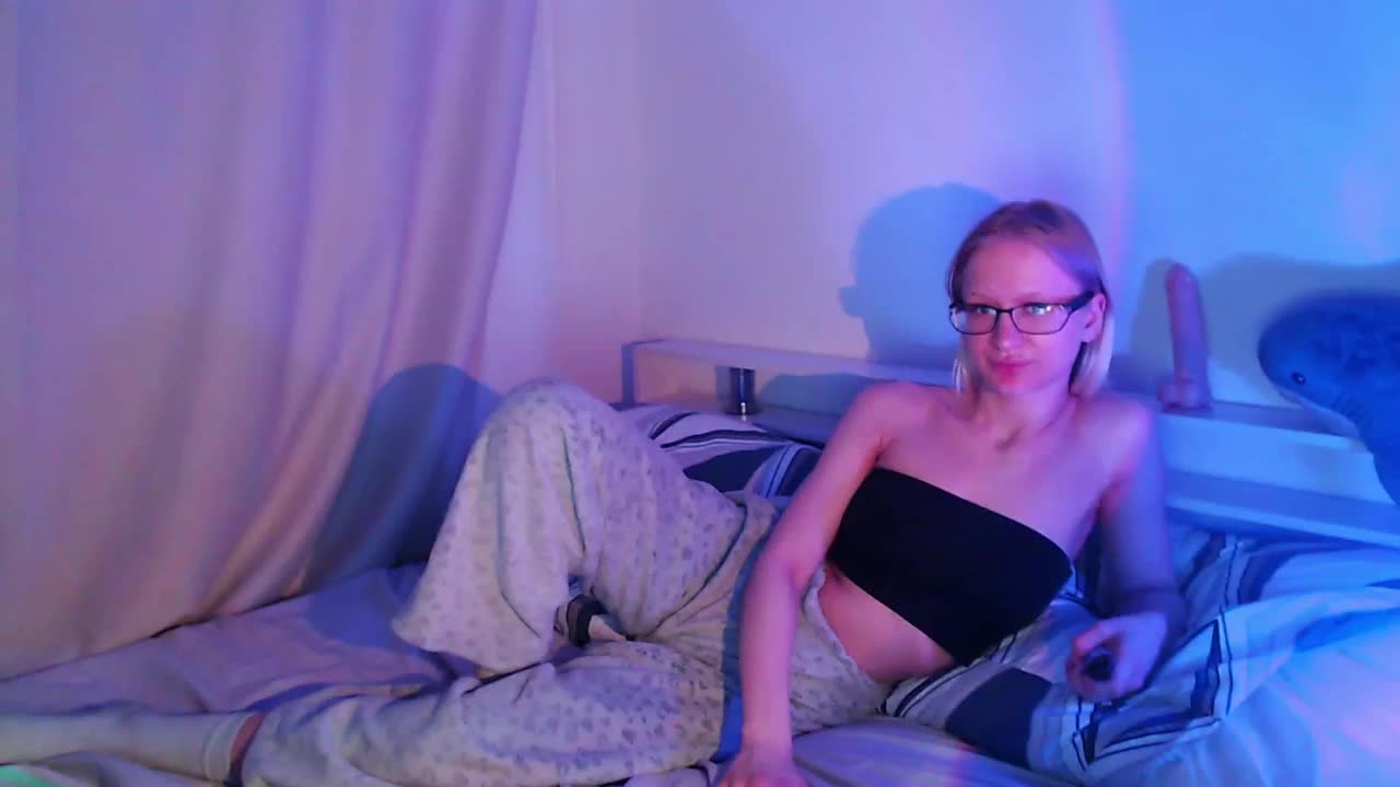 ChloeElegia Adult Chat April 7, 2026