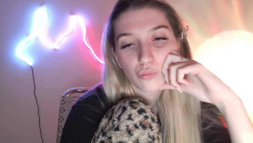 honeyveil Adult Chat April 8, 2026