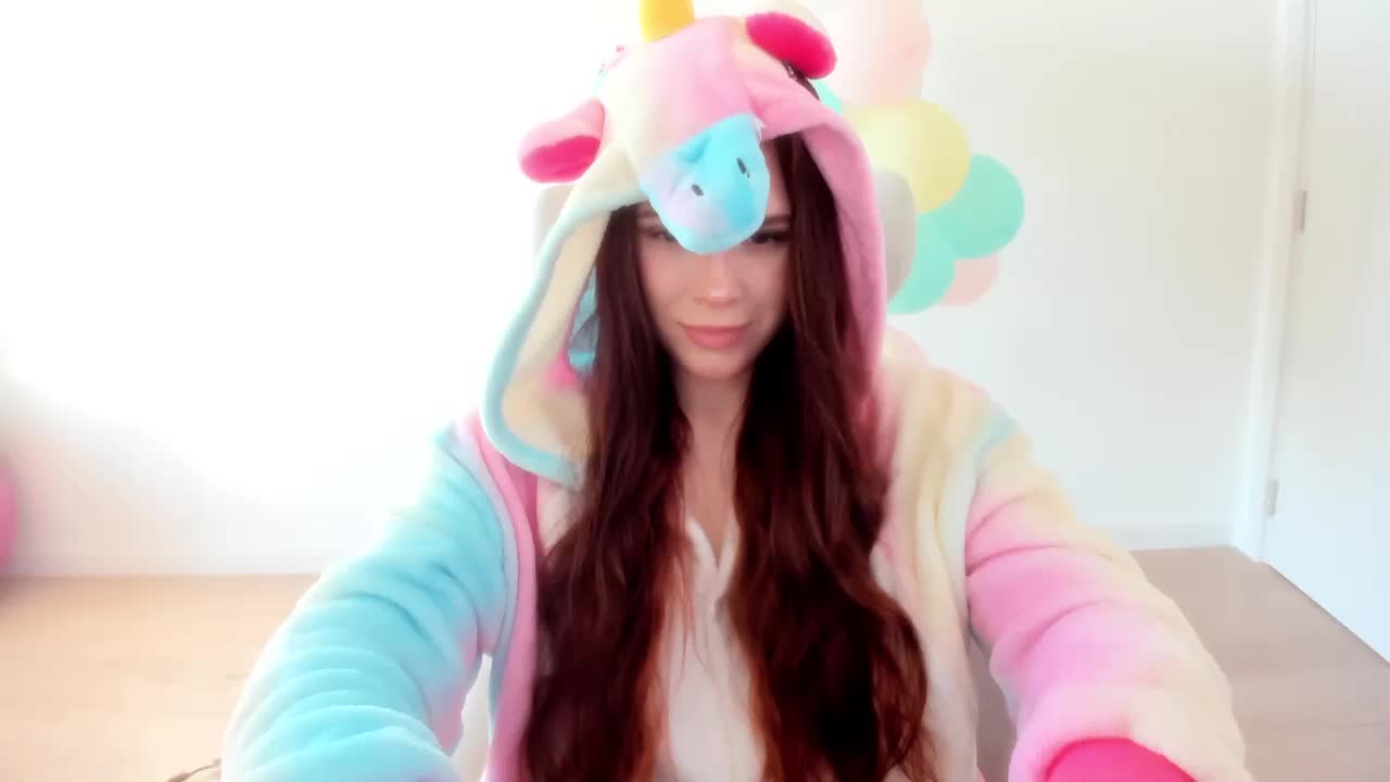 StacyLuxxe Adult Chat April 8, 2026