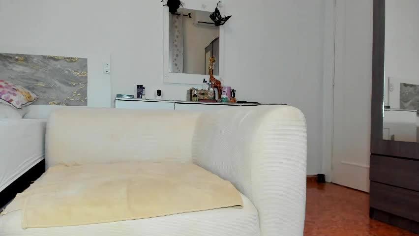 anisialuna_ Adult Chat April 7, 2026