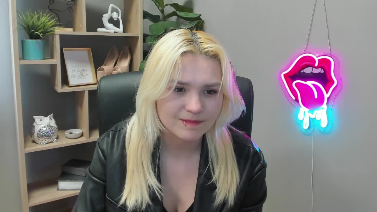 SweetLilyxo Adult Chat April 7, 2026