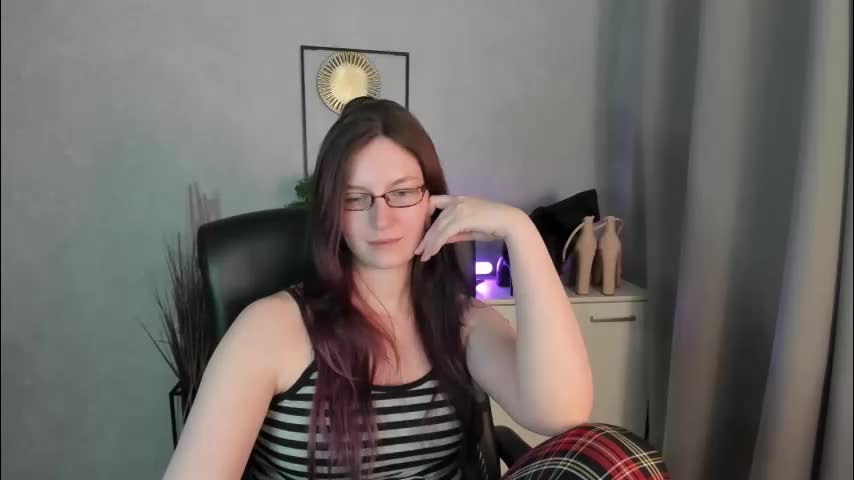 emma_lust94 Adult Chat April 7, 2026