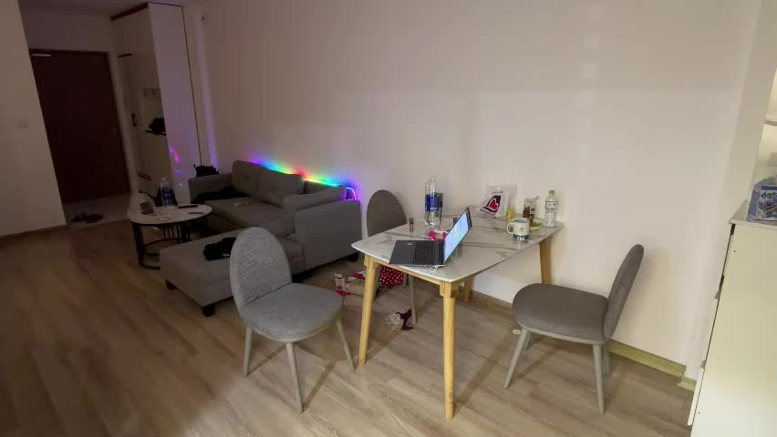 roshelle_xxx Adult Chat April 7, 2026