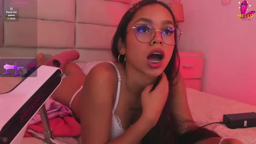 carolinefyre Adult Chat April 8, 2026