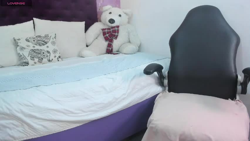 luna_naia_ Adult Chat April 8, 2026