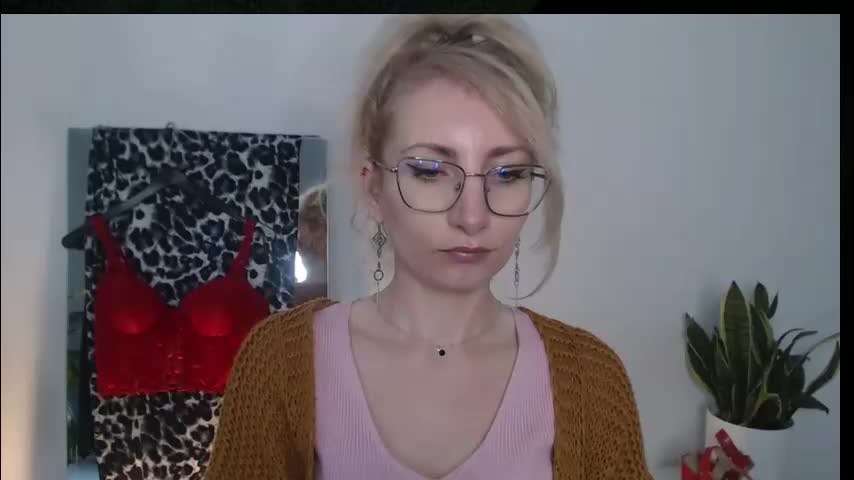 cinderellamoon Adult Chat April 8, 2026