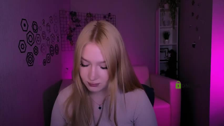 playful_sophie Adult Chat April 8, 2026