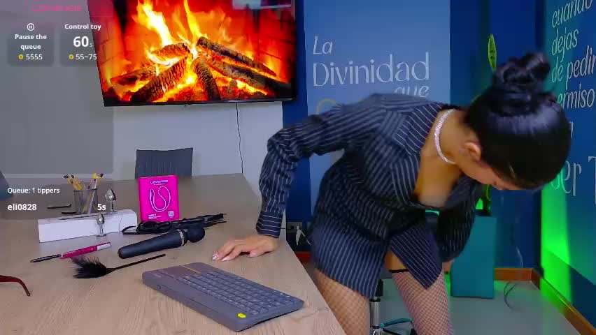 emmacollins01 Adult Chat April 8, 2026