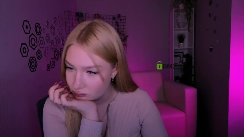 playful_sophie Adult Chat April 8, 2026