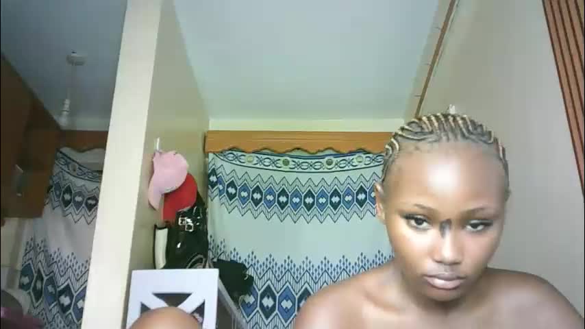 makiesexxytrimmy Adult Chat April 8, 2026