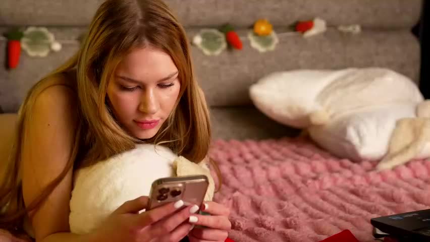 anna13121312 Adult Chat April 8, 2026