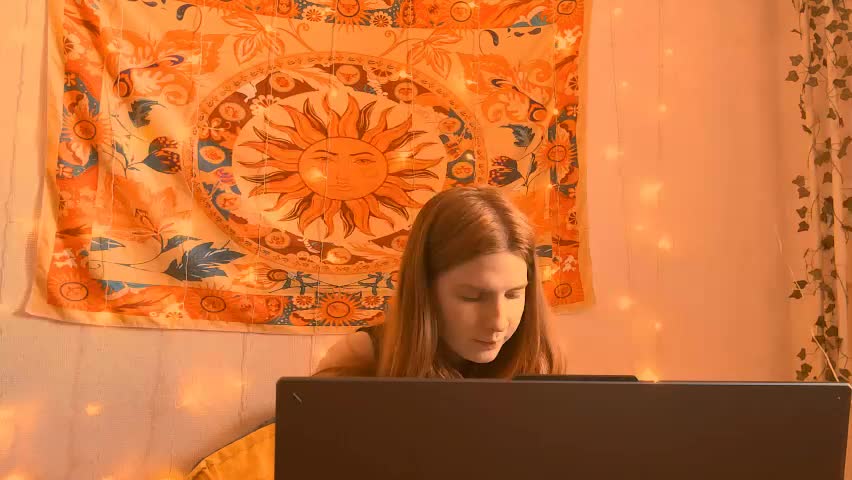 aliceinredsquare_ Adult Chat April 8, 2026