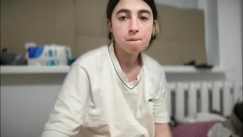 aphr0dite22 Adult Chat April 8, 2026