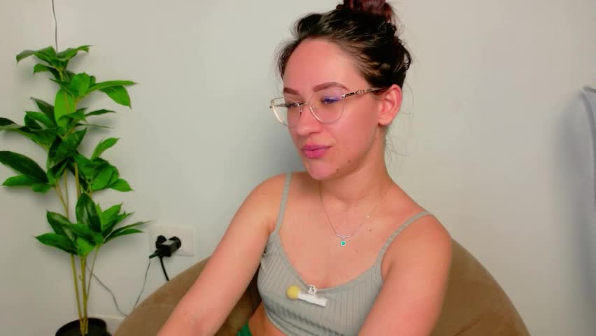 nicoleirisxxx Adult Chat April 9, 2026