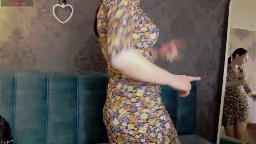 katylinee Adult Chat April 8, 2026