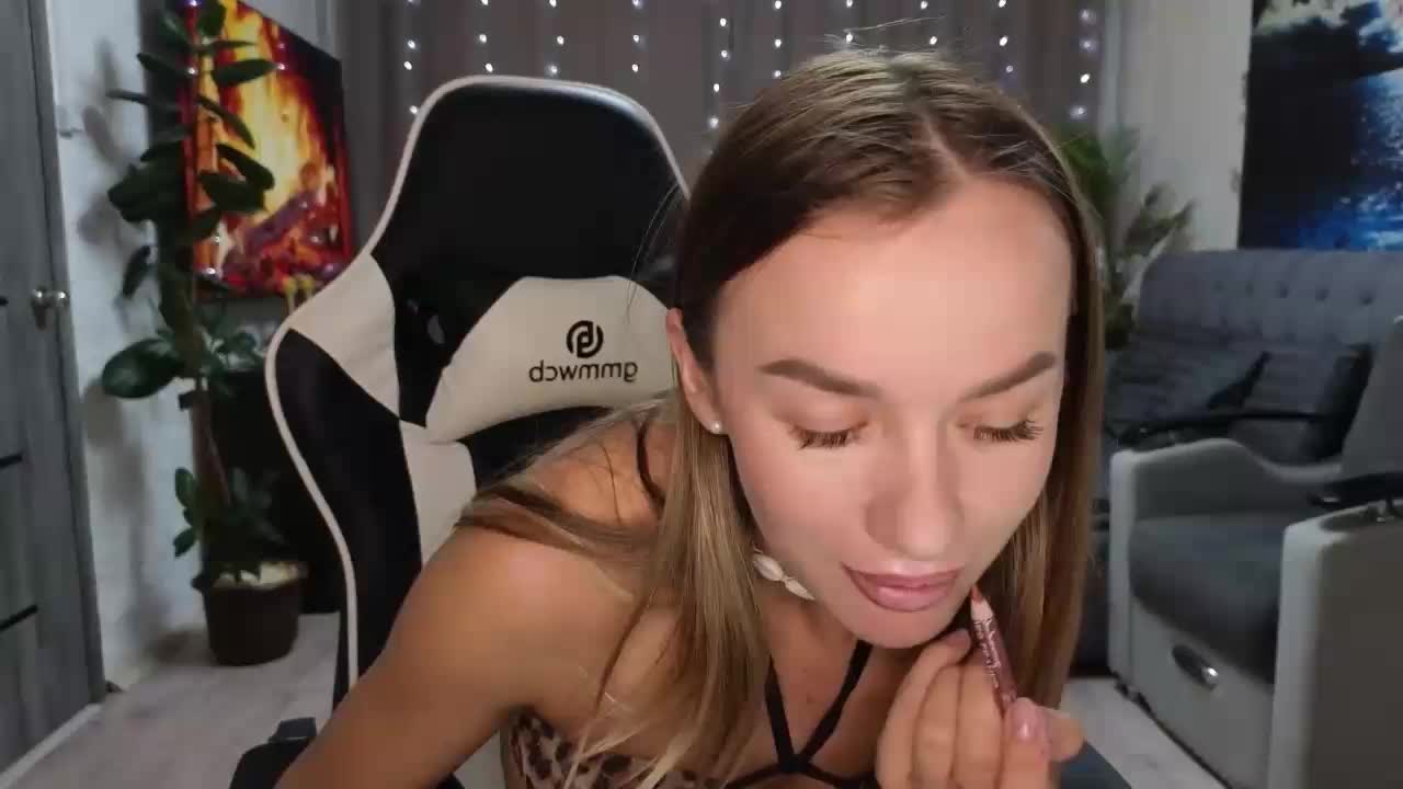 -Sexy_Hot_Angel- Adult Chat April 9, 2026