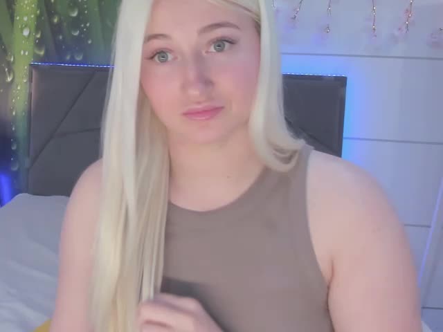 HollyTaillor Adult Chat April 8, 2026