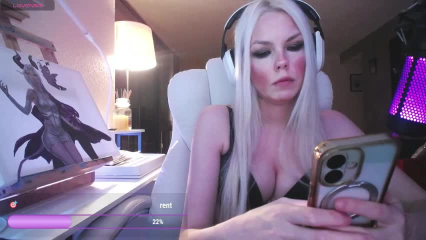 tinykylie Adult Chat April 8, 2026