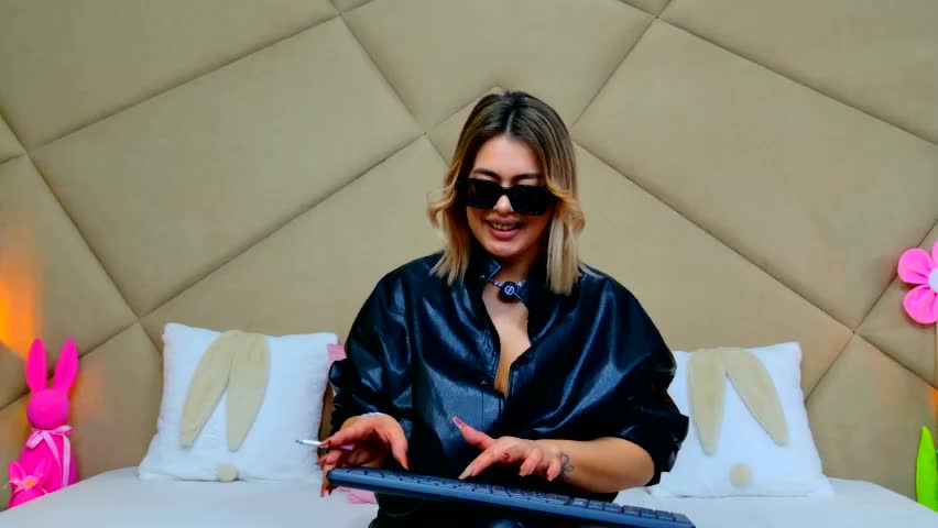 chloevee Adult Chat April 8, 2026
