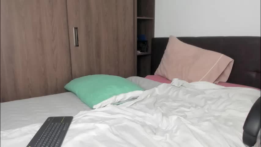 dulcepowl_lm Adult Chat April 8, 2026