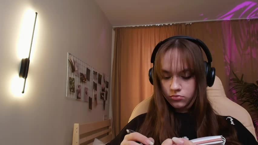 jamie_chung Adult Chat April 8, 2026