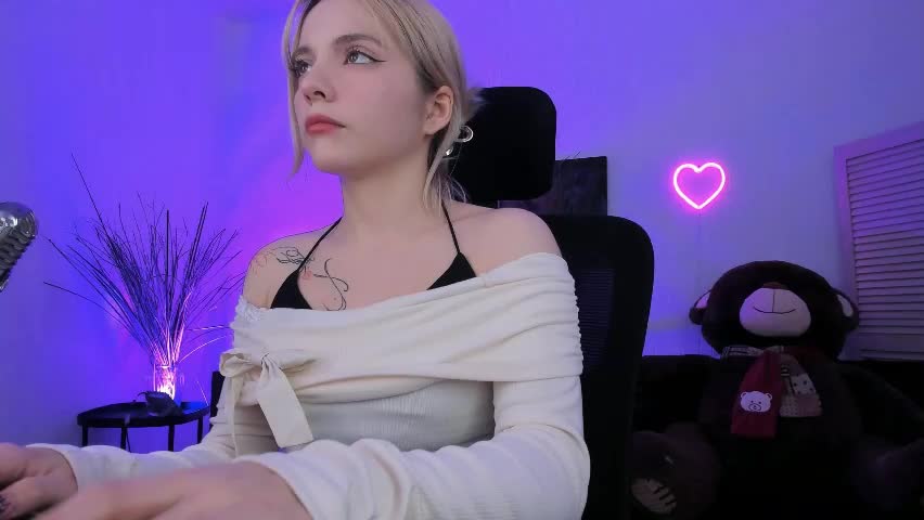 aurorawrenfield Adult Chat April 9, 2026