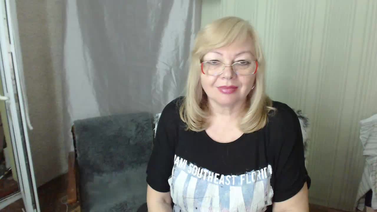 EvelynLoveShy Adult Chat April 9, 2026