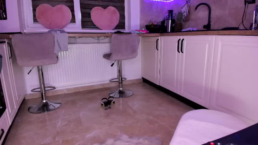 elisabeth_jason Adult Chat April 8, 2026