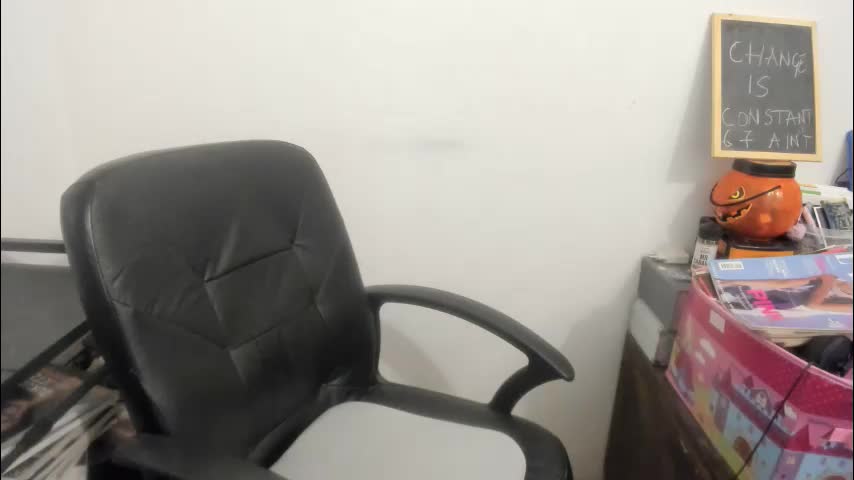 artsyandcraftsy_ Adult Chat April 9, 2026