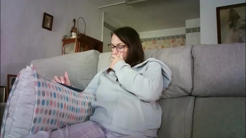 lolahueso Adult Chat April 9, 2026