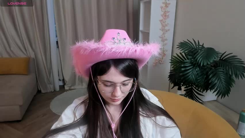 carmellasavina Adult Chat April 9, 2026