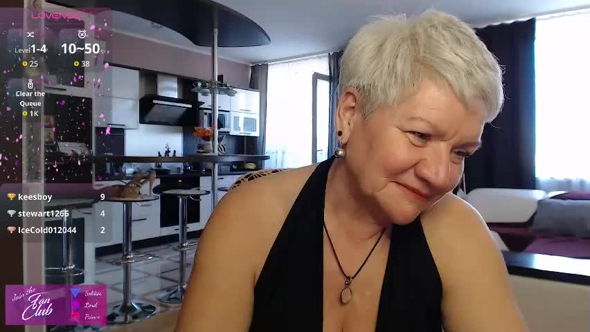 roxana_brooks Adult Chat April 9, 2026
