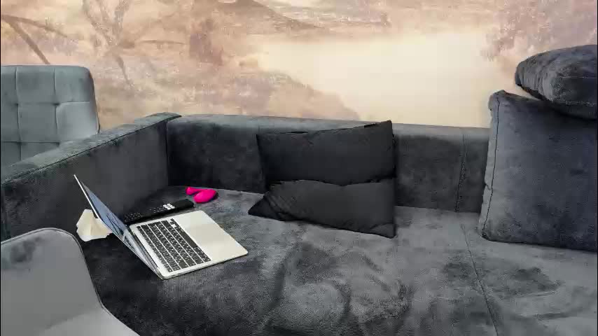 luis7777hui Adult Chat April 9, 2026