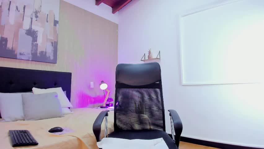 m_antonia Adult Chat April 9, 2026