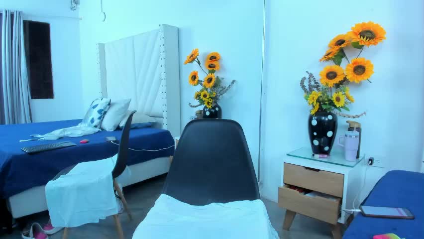 emilysweet2 Adult Chat April 9, 2026