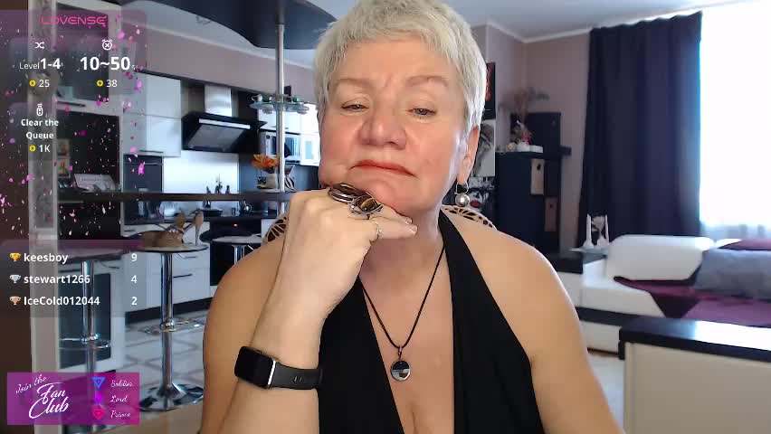 roxana_brooks Adult Chat April 9, 2026