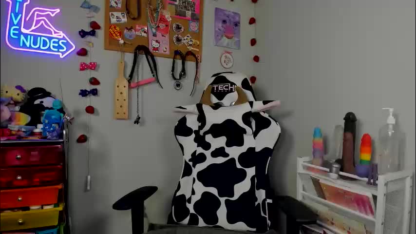 strwbby Adult Chat April 9, 2026