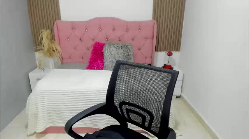 vixen_30 Adult Chat April 9, 2026