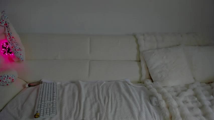 bella_hot77 Adult Chat April 10, 2026