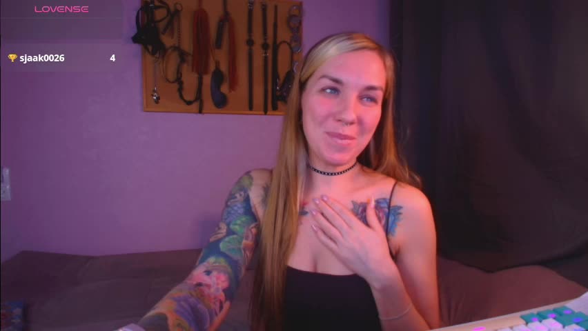 carrie_moonshine Adult Chat April 10, 2026