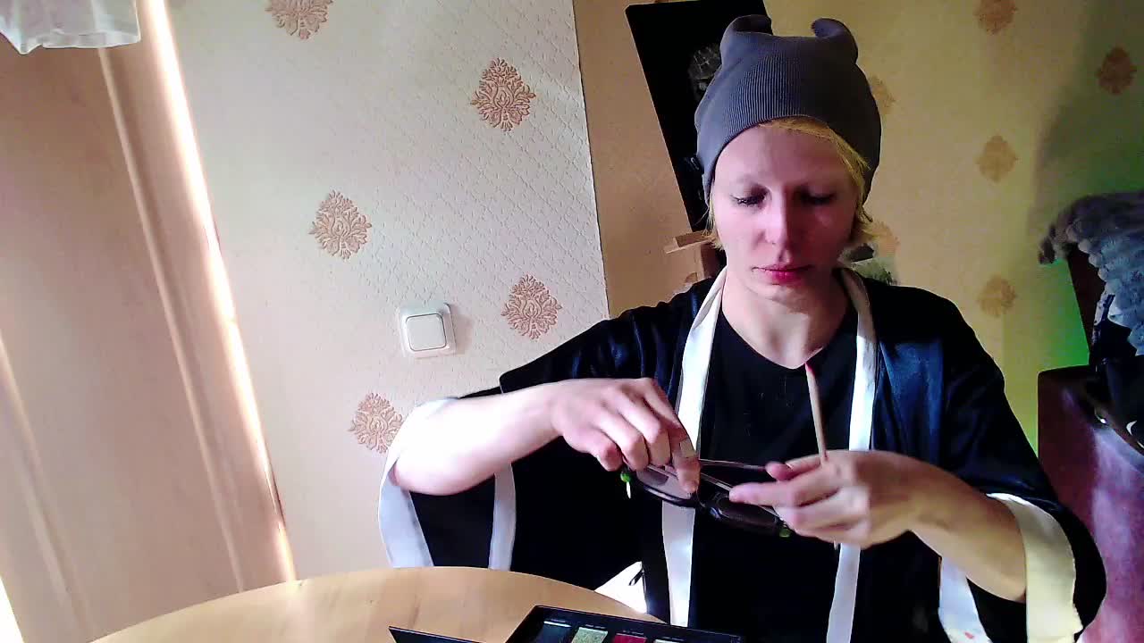 Yrriel_Autist Adult Chat April 10, 2026