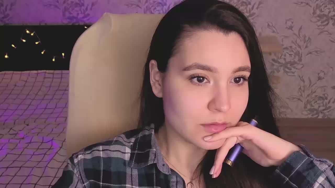 annie-fleur Adult Chat April 10, 2026