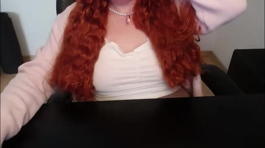 elly_petite Adult Chat April 10, 2026